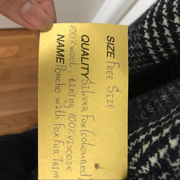 NWT Classical clothes wool hooded poncho fox fur trim - Picture 8 of 8